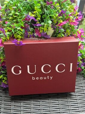 EMPTY GUCCI GIFT BOX